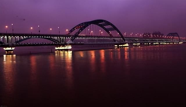 我西安人，退休后到杭州带孙子，说实话，杭州是真适合老年人生活