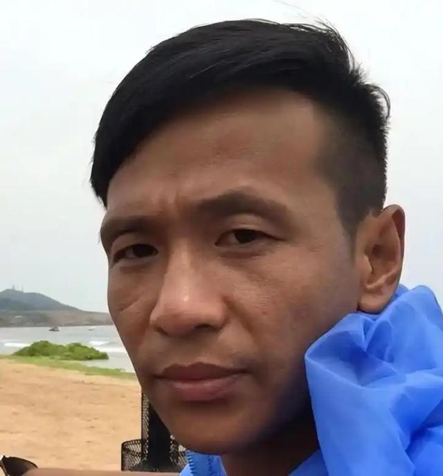 牡丹花下死，做鬼也风流！如今，谁也劝不了“抛妻娶粉”的宋小宝