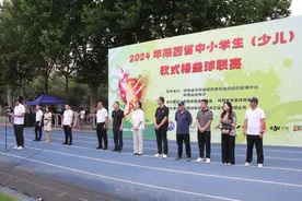 600余名“棒球小将”齐聚古城 陕西省中小学生（少儿）软式棒垒球联赛挥棒开赛图片