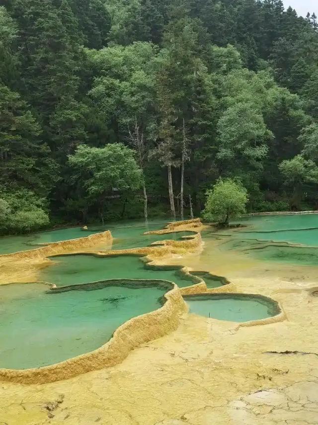 四川松潘的黄龙寺景区