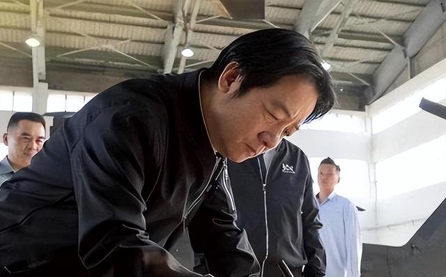 特朗普：台湾问题中国自己解决，但别让我不高兴	，外交部回应亮了