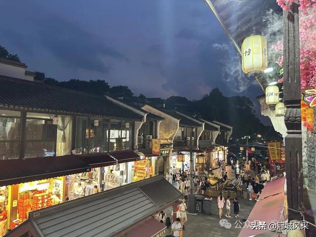 杭州寻吃·一碗蟹黄面