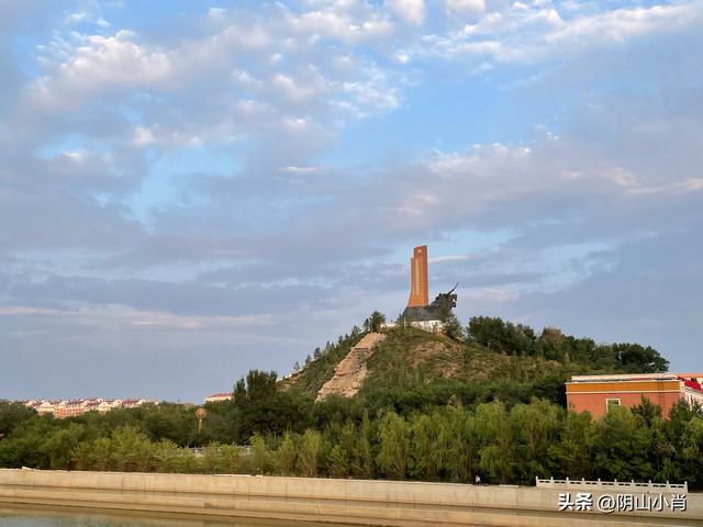 达茂旗达尔罕、百灵庙、乌克忽洞，固阳银号、忽鸡沟田野考察笔记