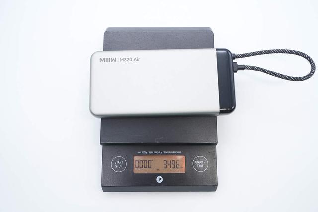 支持小米55W私有快充，15S Pro好伴侣，米物M320 Air超薄充电宝拆解