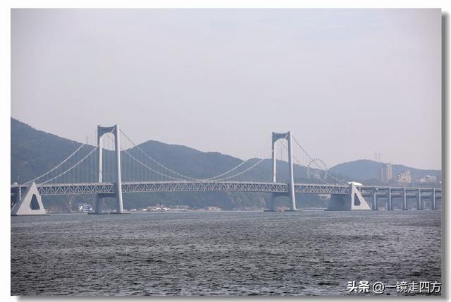 在大连陵水湾打造出的“海纳百川”国际雕塑景观带