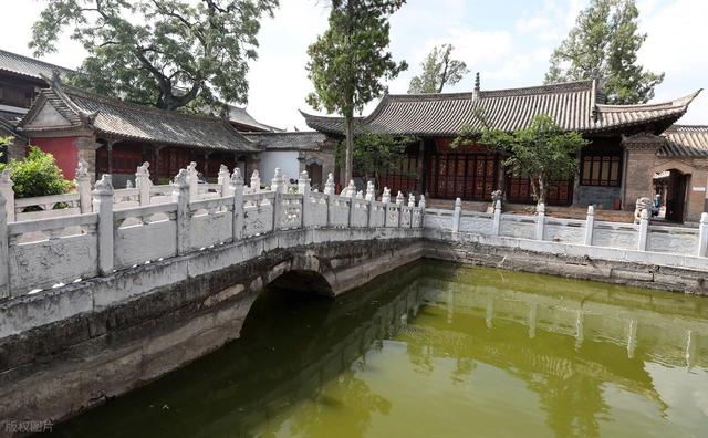 别只知道大理丽江！云南这6座古城，一个比一个惊喜，好吃又好逛