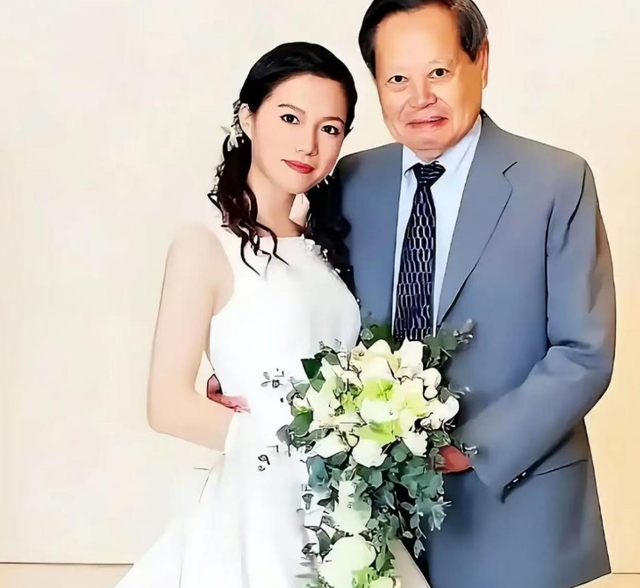 令人反感！杨振宁老先生去世7天后，恶心的一幕在互联网就上演了