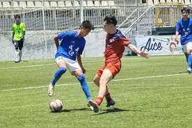 “留洋”归来，成都足球小将闪耀“贡嘎杯”图片