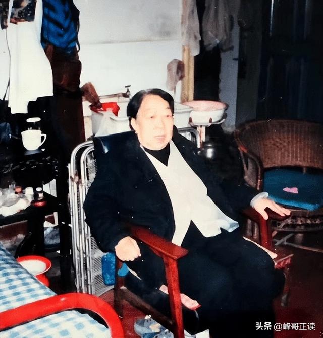 冯巩：与姐姐在大哥家过中秋节，父母不在了，兄弟姐妹感情依旧