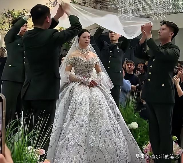 最帅升旗手张自轩大婚不到24小时	，荒唐一幕出现，新娘受无妄之灾