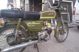 省油摩托车里的天花板，本田70，号称闻闻汽油味就能跑图片