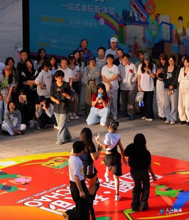 火爆ing！新区这六个地方人从众···