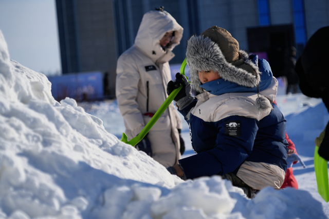 内蒙古冰雪英雄会额尔古纳冰雪欢乐季第三届中俄界河冰钓活动，冰雪盛宴启幕图集