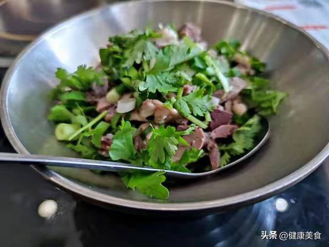 今年为啥去羊汤馆喝羊汤的人少了？内行：4个原因，很现实