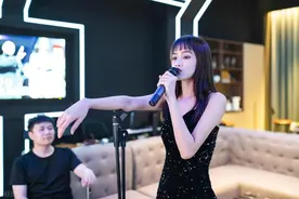 KTV 里的“秘密窥探”：背后的真相与情感波澜图片