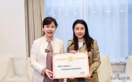 霍震霆没想到，44岁儿媳郭晶晶再次官宣喜讯，让整个阔太圈沉默了