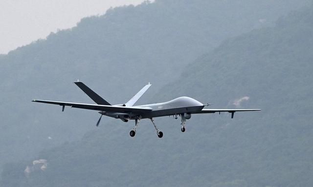 中方行动再升级，对琉球措辞变了，高市请求对话，中方送上7个字