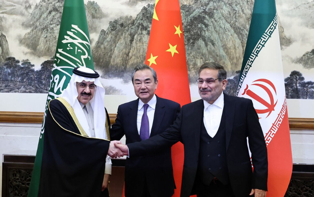 3000枚导弹是谎言？以色列总理对美炒伊朗威胁，实则为政权续命？