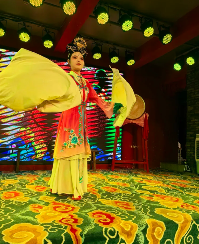 宽窄巷子里，藏着蜀地的自信与闲适