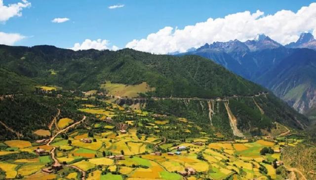 一山藏四季，一眼入画中！红拉山冬日限定浪漫上线