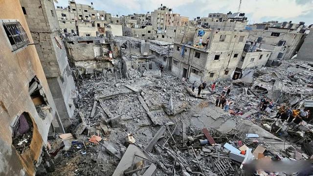 半数区域被管控！加沙停火藏猫腻，黄线外仍有炮火威胁