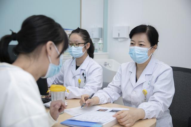 月经一般来几天才算正常？妇产科医生给出参考范围，你达标没？