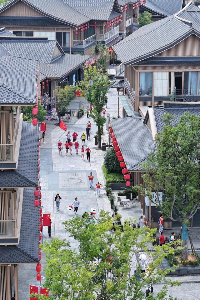 奔跑迎国庆！“木兰游”景群齐聚甘露山