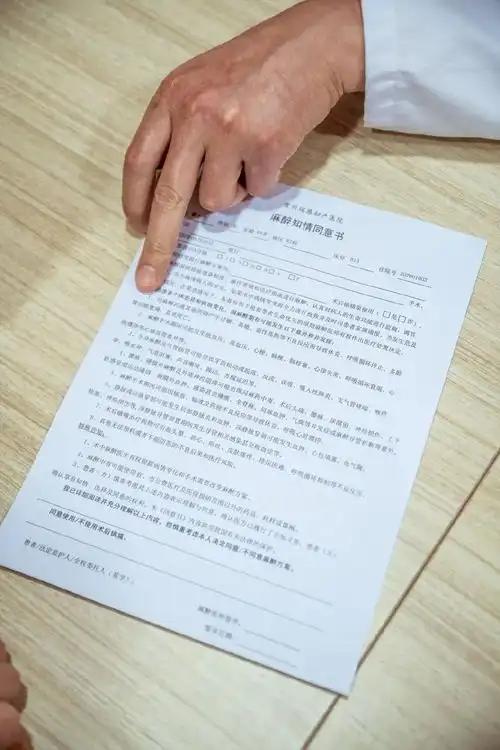 离谱，陕西一新娘出轨伴郎后，默默生子还办满月酒，法院:重婚罪!