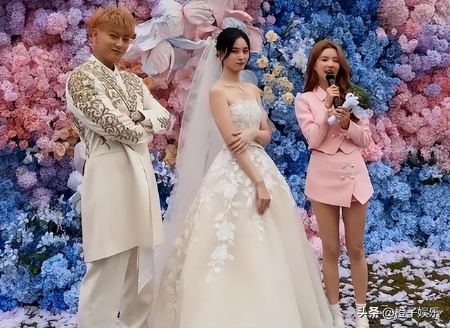 黄子韬大婚，徐艺洋戴500克婚戒，黄子韬突发尴尬症，喜婆婆太逗