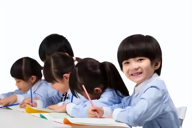 一年级入学年龄政策大变动！9月1日起执行，有人欢喜，有人愁