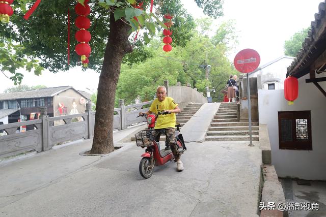 2005年国庆，南泉街上走了一圈，随便拍了一组当地人生活