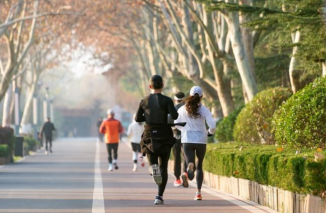 冬天跑步必避4个坑！犯一个就白练，越跑越伤还遭罪