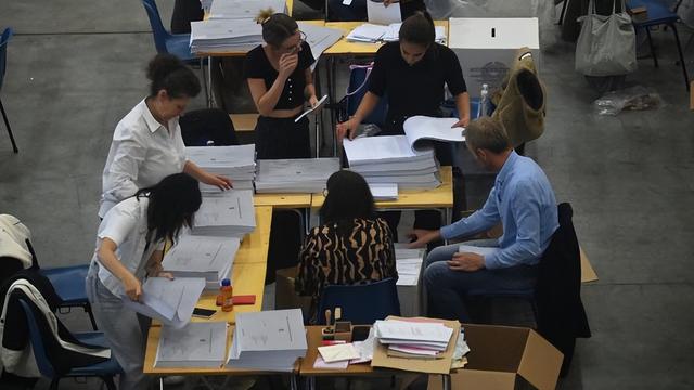 便利生活爽一时？AI展示2050年久坐后果，看完想立刻起身