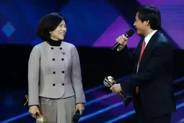 董明珠没想到，雷军受邀观礼阅兵仅过20天，再次让全世界刮目相看