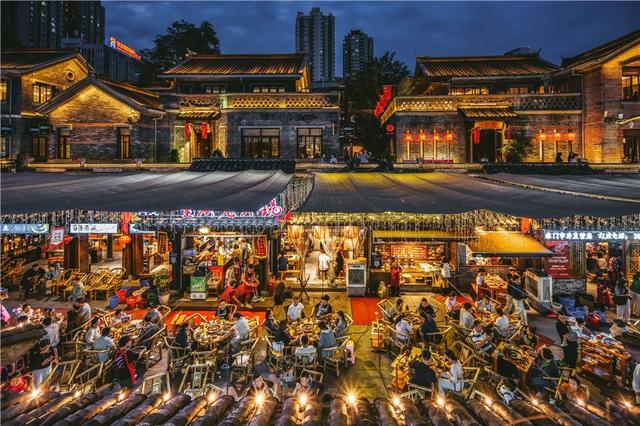 Citywalk？原来他们在逛“博物馆”