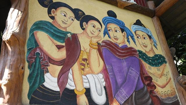 云南边境神秘村落，住在国际河畔，哈尼族阿克老寨