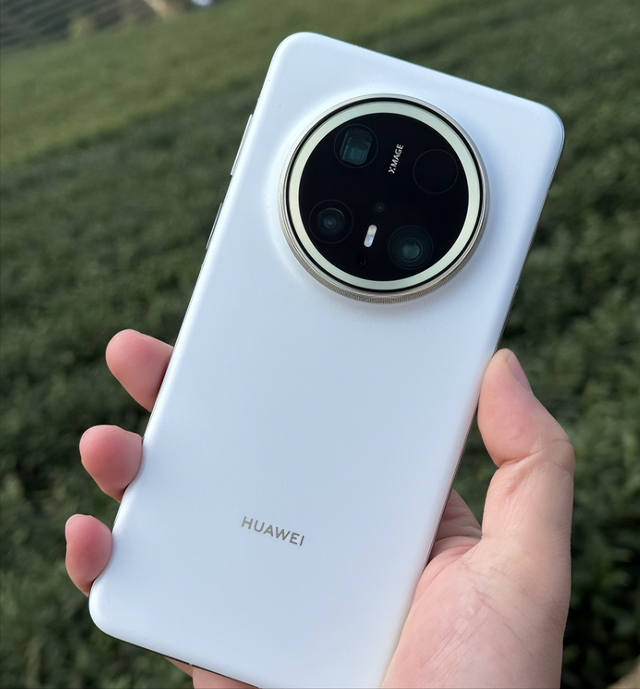 华为Mate70Pro+升级鸿蒙5.1：小艺变"真人"，AI