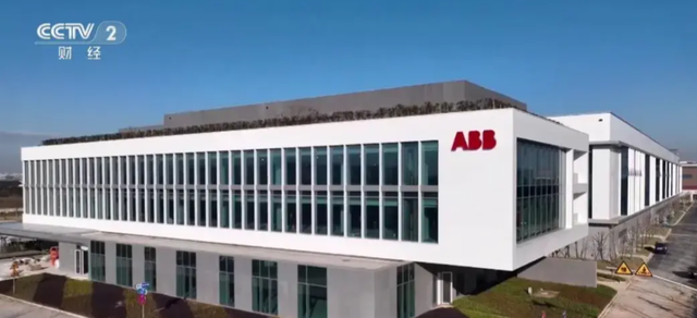 软银补全AI闭环！从ARM到ABB，孙正义的“物理AI”帝国成型？