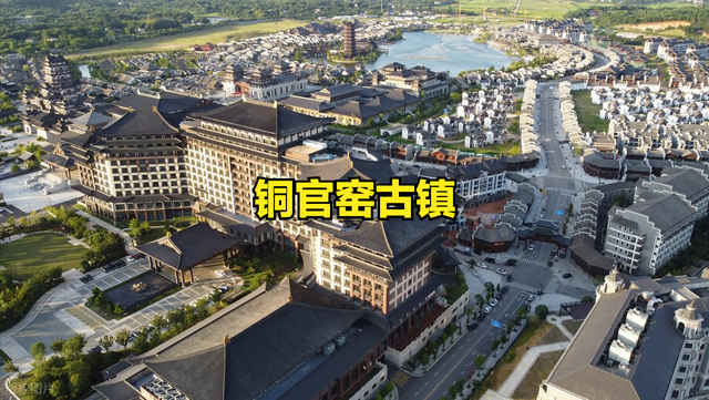 百亿“假古镇”沦为“空城”，谁在为这场资本狂欢买单？