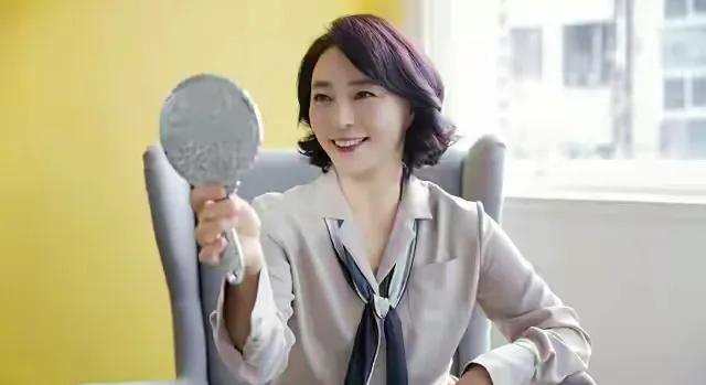 两性关系；不管你信不信，女人过54岁，都有如下7个症状，要接受