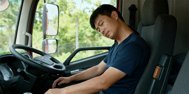 卡友必看，10分钟车内健身操	，解乏又护腰，跑长途也不怕累