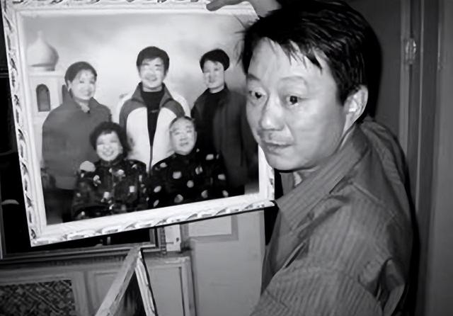 任长霞去世后，丈夫 45 岁与妻子合葬，他们唯一的儿子生活得怎么样