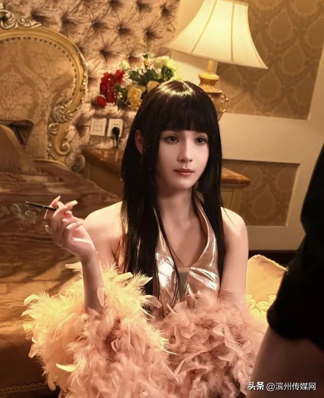 短剧女演员左一承认对助理动手并致歉：已结清5600元工资，双方达成补偿并签署调解协议