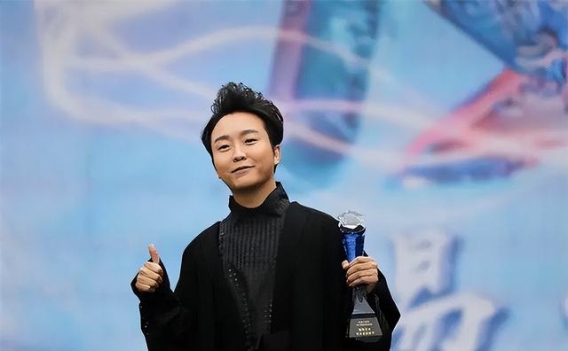 梅兰芳之子梅葆玖：一生无儿无女，至死不原谅半路出道的李玉刚