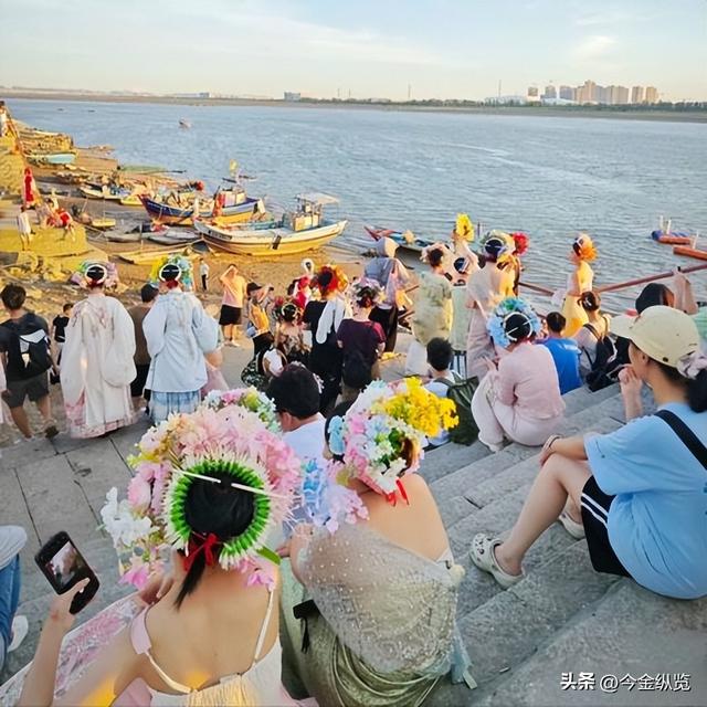 景区"多日票"火爆：门票背后的旅游业大变局，你还只当是多玩几天