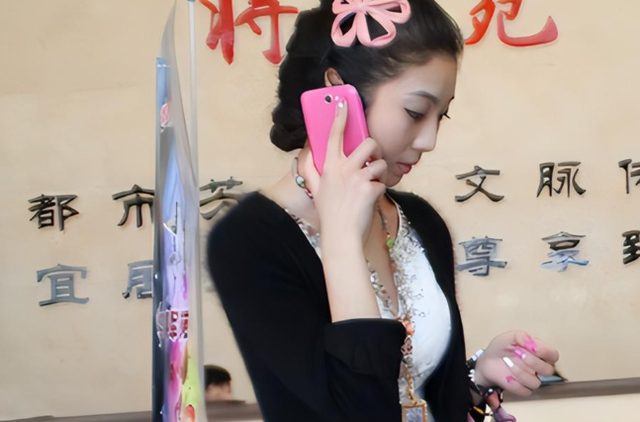 “买英国精子生3娃”的山东女人，7年后现状曝光：她后悔了吗？