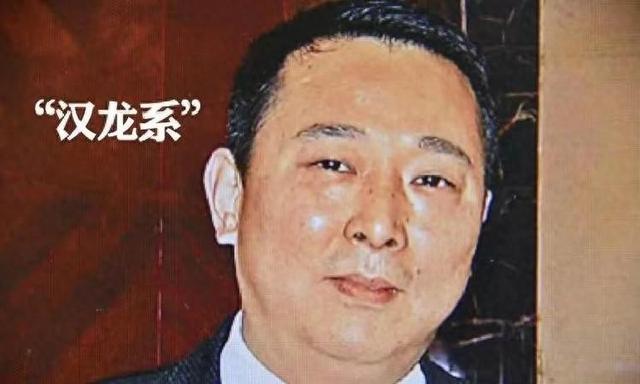 30万买女明星初夜，一顿饭花百万，地下皇刘汉才是真正的“狂飙”