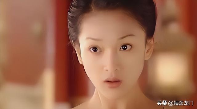 年过50岁的周迅一头白发，无儿无女成为了这辈子最大的遗憾！