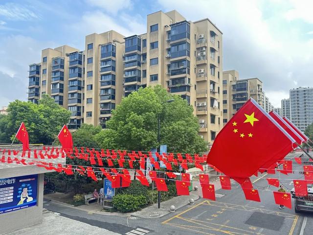 漫步拱墅，邂逅满街“中国红”！