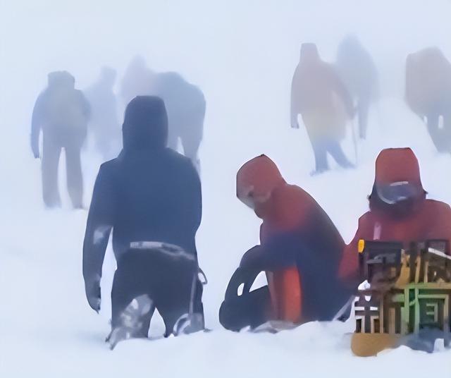 湖南小伙哈巴雪山坠亡，遇难全过程曝光，网友一边倒：不值得同情